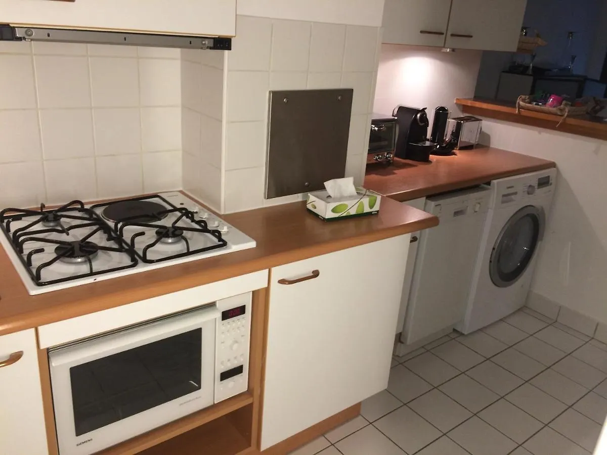 The Atrium Minutes Walk Victor Hugo Eiffel Tower Arc Du Triumph Et Champs Elysee Luxury 62 Renovated Videosurveillance Master Bedroom Living Area Dinning Room Bathroom Separated Toilet Spacious Sleeps Six Design Functional Furniture Equipment 巴黎